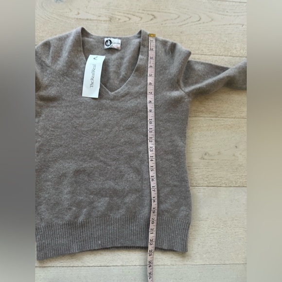 Lanvin Cashmere v neck sweater beige - Picture 6 of 6